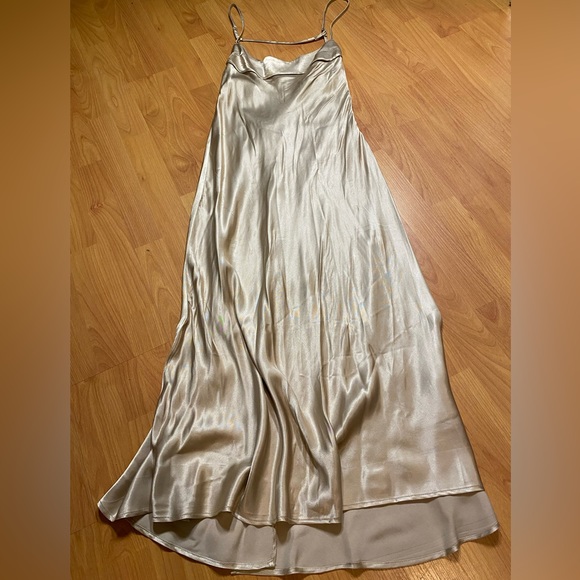 COPY - Satin effect cutout dress taupe grey - Picture 15 of 15